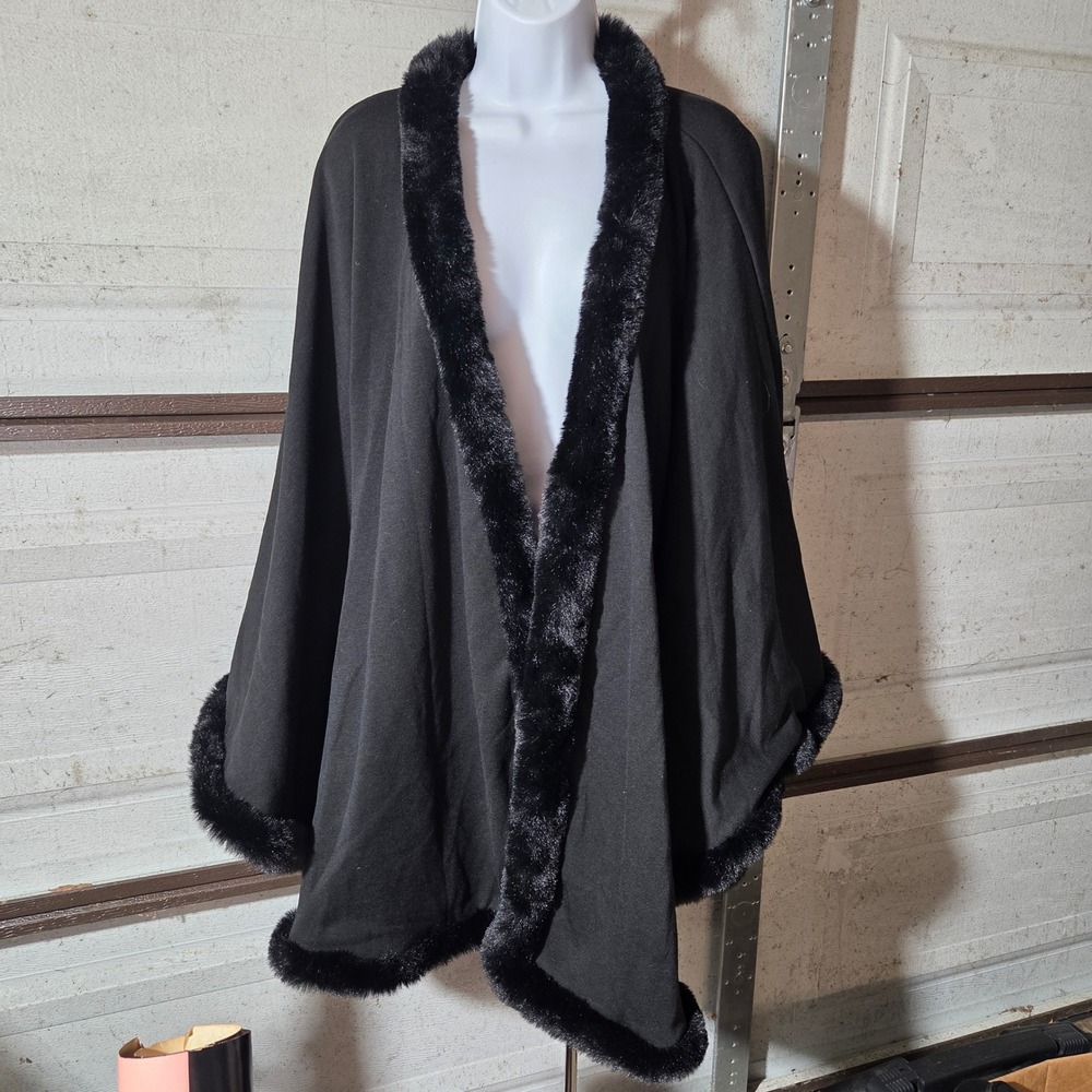 NWT Merigold Kiss Black Faux Fur Trim Cape Wrap Elegant Y2K Open Front Poncho 2X